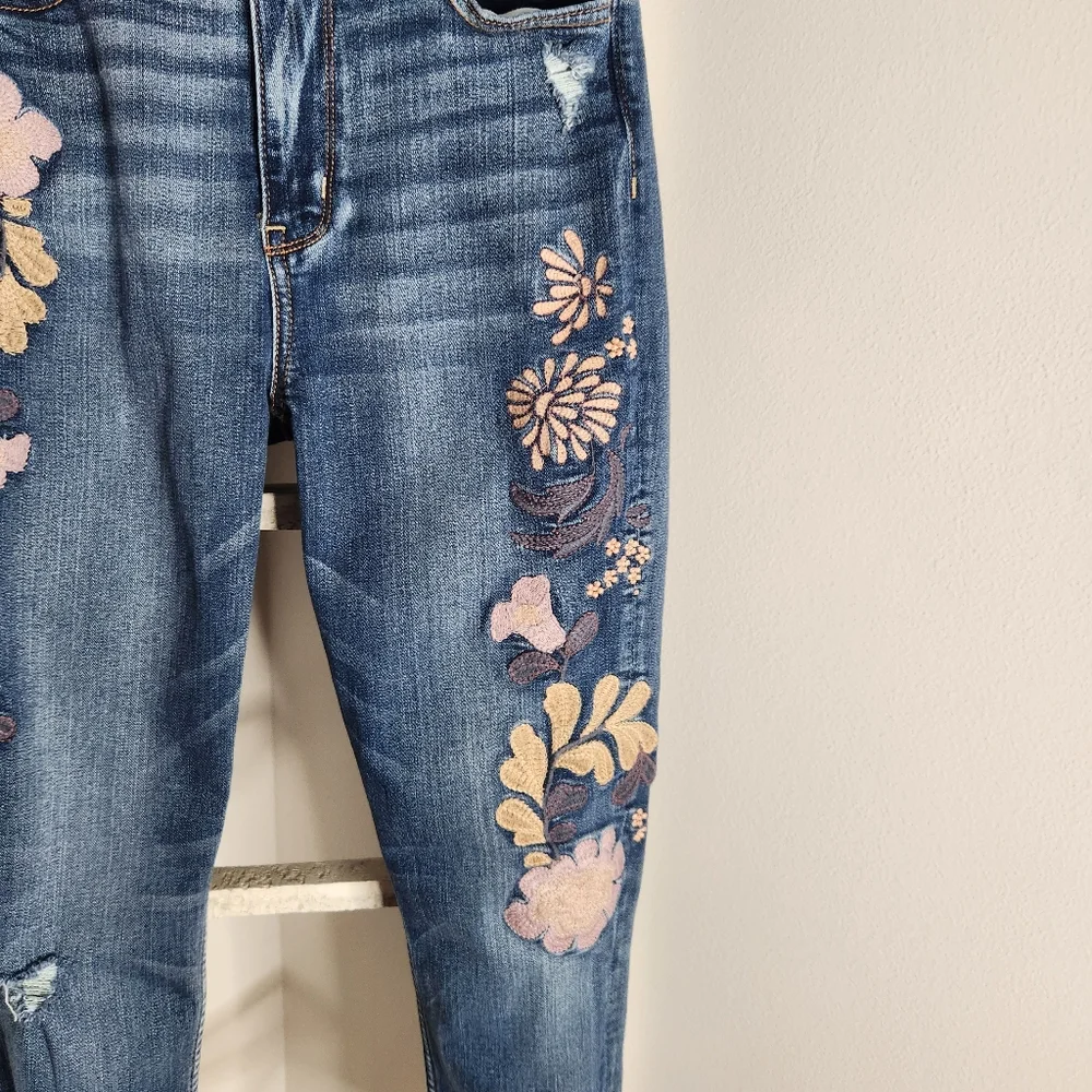 American Eagle womens 4 short super hi-rise floral embroidered jegging - Picture 3 of 8